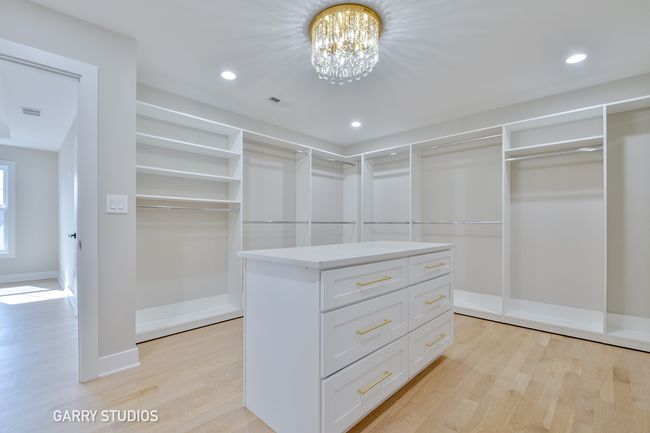 15W320 Concord St, House other with 4 bedrooms, 5 bathrooms and 3 parking in Elmhurst IL | Image 20