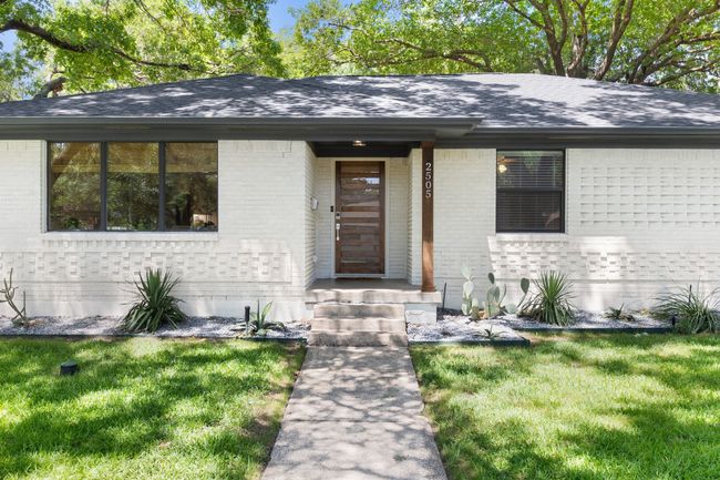 2505 Dorrington Dr, House other with 3 bedrooms, 2 bathrooms and null parking in Dallas TX | Image 5