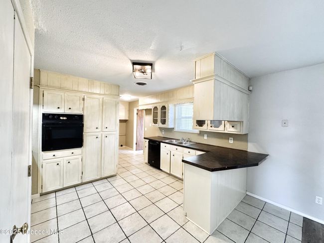2606 W 19 Th St, House other with 4 bedrooms, 2 bathrooms and null parking in Plainview TX | Image 11