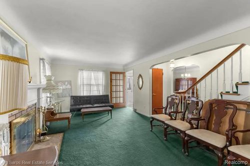 1883 Lochmoor Blvd, Grosse Pointe Woods, MI, 48236-1709 | Card Image