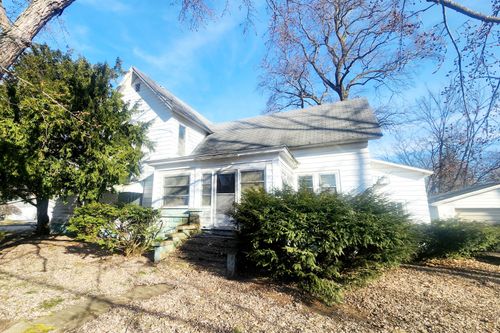 25 W South St, Hartford, MI, 49057-1236 | Card Image