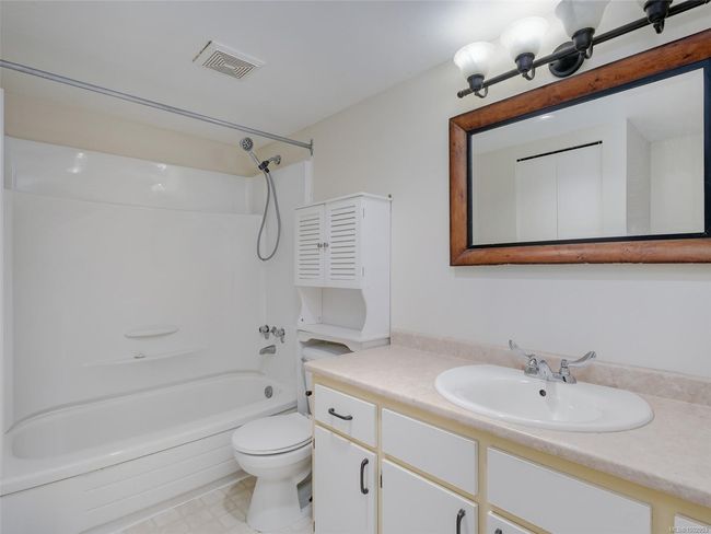 Full bathroom with vanity and shower / washtub combination | Image 15