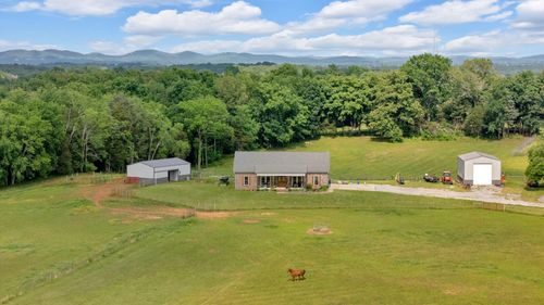 1802 Old Nashville Dirt Rd, Shelbyville, TN, 37160-5671 | Card Image