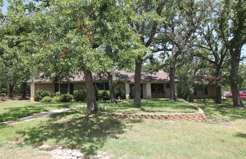600 Runaway Bay Dr, Runaway Bay, TX, 76426-9435 | Card Image
