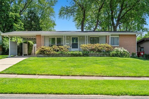 1090 Apache Dr, Florissant, MO, 63033-5723 | Card Image