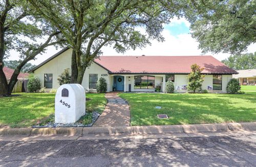 4305 King Richards Ln, Fort Worth, TX, 76133-6715 | Card Image