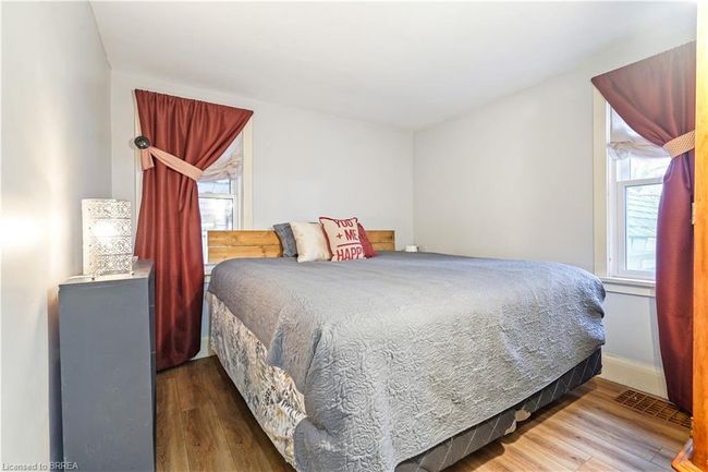 226 Charing Cross St, House other with 3 bedrooms, 1 bathrooms and 5 parking in Brantford ON | Image 20