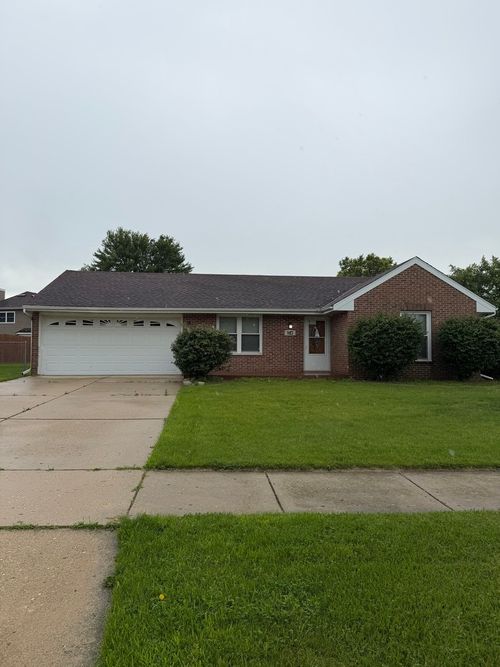 917 Shady Ln, Aurora, IL, 60506-1579 | Card Image