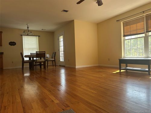 6-105 N Montgomery St, Walden, NY, 12586-1175 | Card Image