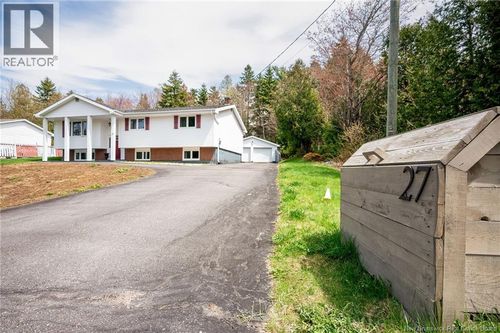 27 Chapel Rd, Rothesay, NB, E2E3N8 | Card Image