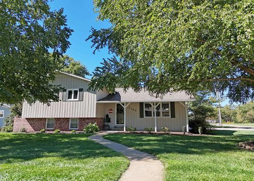 2304 Fairway Dr, Belleville, KS, 66935-2842 | Card Image