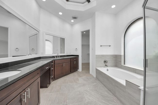 Primary bathroom | Image 17