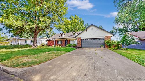 6526 E 56th Pl, Tulsa, OK, 74145-8508 | Card Image