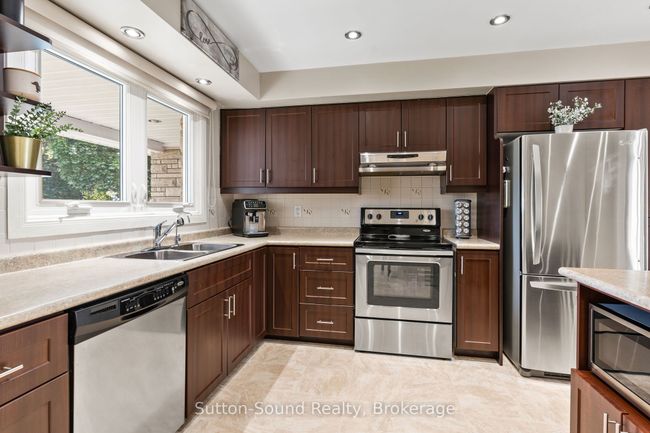 232 4th Ave, House other with 4 bedrooms, 3 bathrooms and 4 parking in Hanover ON | Image 13