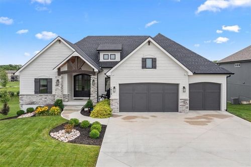 1013 Old Hickory Rd, Greenwood, MO, 64034 | Card Image