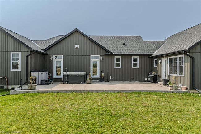 26 8 Th Concession Rd, Home with 3 bedrooms, 2 bathrooms and 9 parking in Brant ON | Image 18