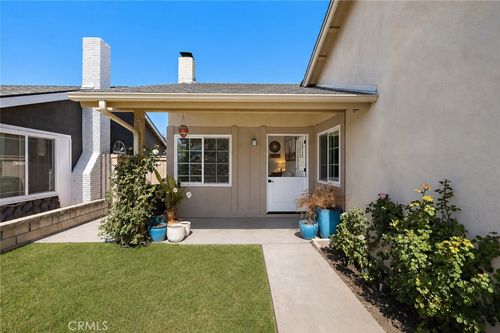 21155 Larchmont Dr, Lake Forest, CA, 92630-5818 | Card Image