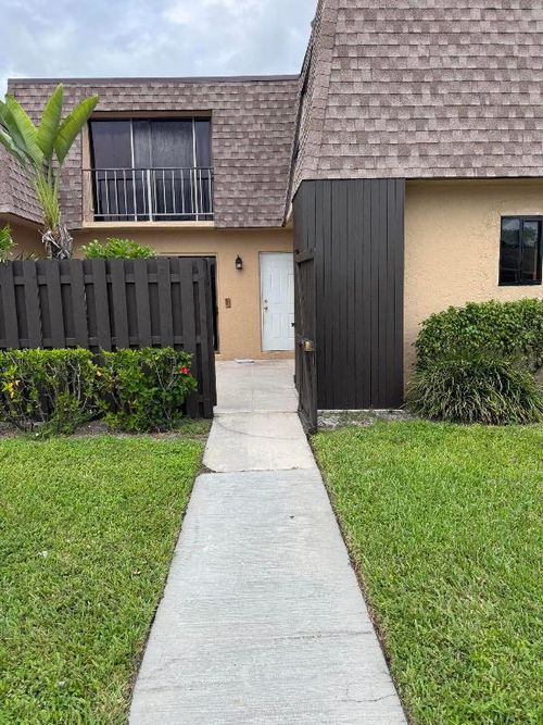 41-a-4101 Waterview Cir, Palm Springs, FL, 33461-6452 | Card Image