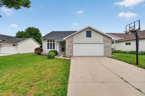 467 Sherbrooke Dr, Sun Prairie, WI, 53590-4207 | Card Image