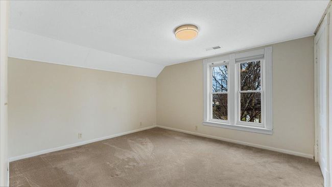 Upstairs Bed 1 | Image 17