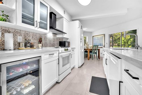 c1l-9239 Nw 9th Pl, Plantation, FL, 33324-6121 | Card Image