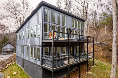 456 Winfield Heights Rd, Gatlinburg, TN, 37738-3156 | Card Image