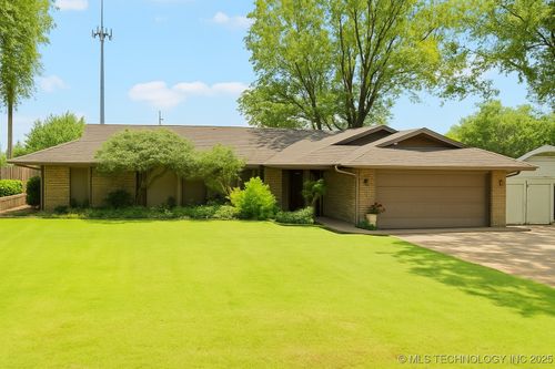 3208 E 80th Pl, Tulsa, OK, 74136-8746 | Card Image