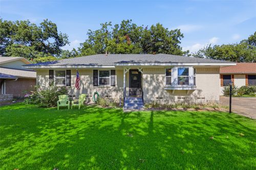 13227 Challaburton Dr, Farmers Branch, TX, 75234-5023 | Card Image