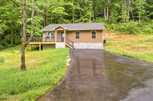 513 Hillcrest St, Clinton, TN, 37716-2206 | Card Image