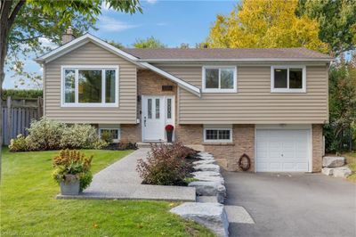 2376 Cayuga Crt, House other with 3 bedrooms, 2 bathrooms and 5 parking in Burlington ON | Image 1