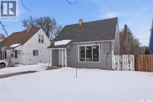 215 Ash St E, Saskatoon, SK, S7J0J9 | Card Image
