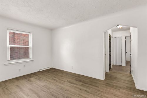 19170 Saint Marys St, Detroit, MI, 48235-2321 | Card Image