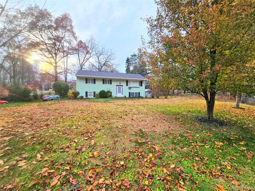 35 Quincy Rd, Putnam Valley, NY, 10579-2725 | Card Image