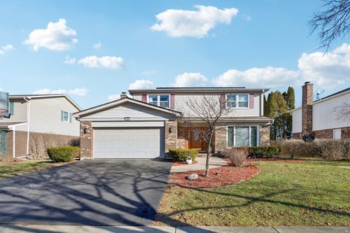 588 Applegate Ln, Lake Zurich, IL, 60047-2332 | Card Image