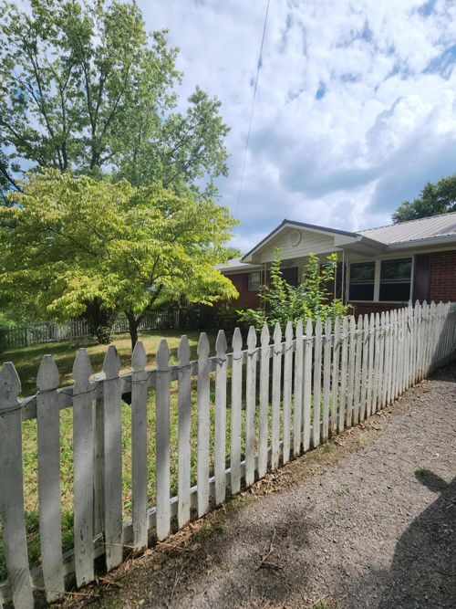 300 Tanasi Dr, Newport, TN, 37821-8260 | Card Image