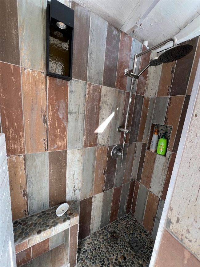 Outdoor shower | Image 6