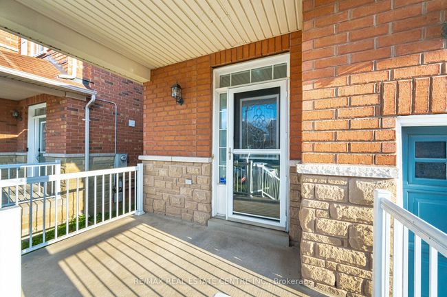 1016 Mccuaig Dr, House other with 4 bedrooms, 4 bathrooms and 2 parking in Milton ON | Image 5