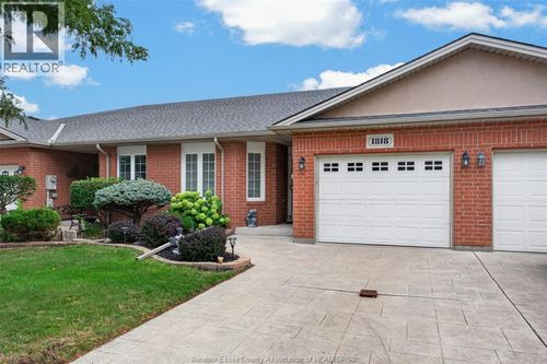 1818 Luxury, Windsor, ON, N8P1T2 | Card Image