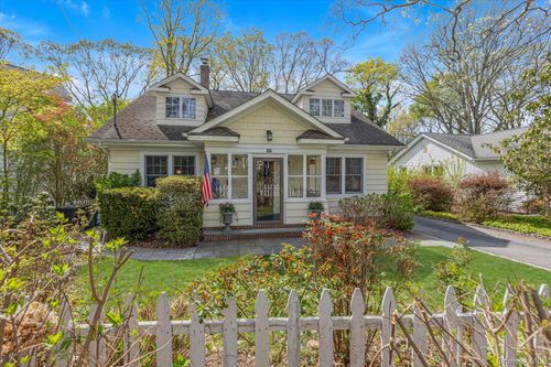 95 Scudder Pl, Northport, NY, 11768-3027 | Card Image