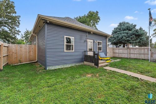 230 Dakota St, Akron, IA, 51001-7714 | Card Image