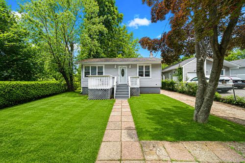 411 Glen Dr, Shirley, NY, 11967-1348 | Card Image