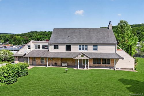 2 Grove Ave, Greenwood Lake, NY, 10925-2635 | Card Image