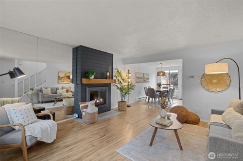 1-1717 150th Ave Se, Bellevue, WA, 98007-6829 | Card Image