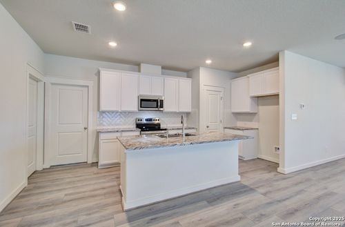 2502 White Daisy Hl, Converse, TX, 78109-4595 | Card Image