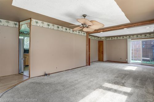 43146 Penny Dr, Sterling Heights, MI, 48314-3541 | Card Image