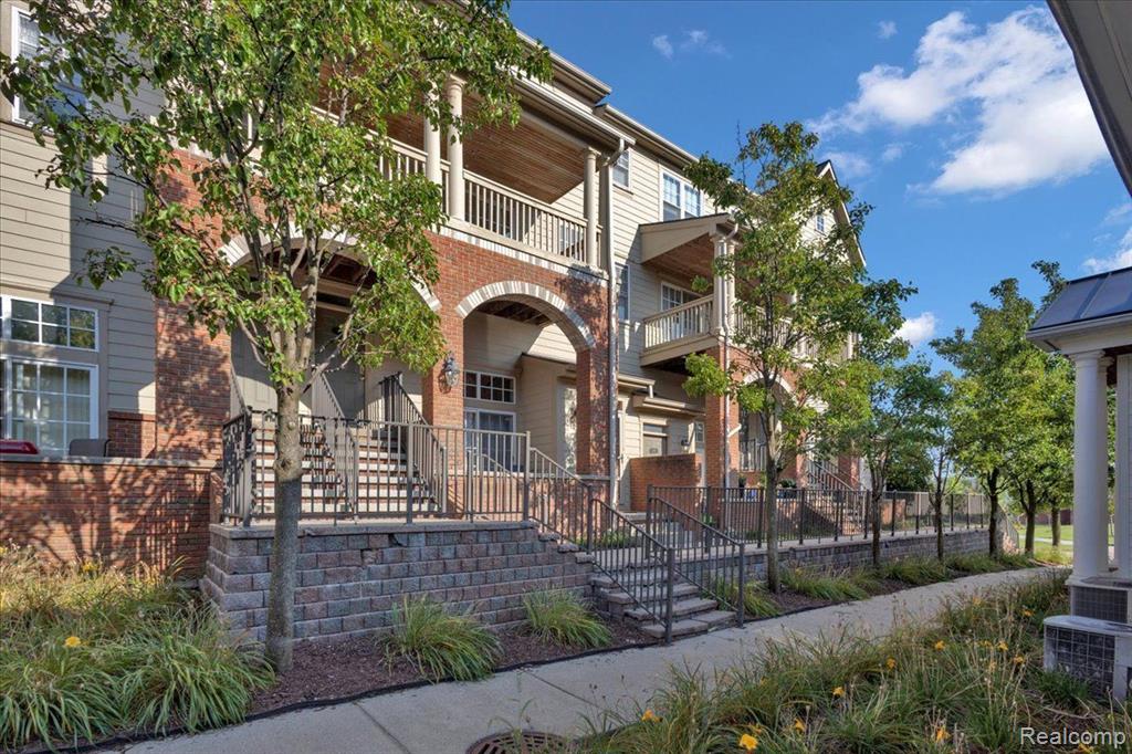 174 Amys Walk, Sold in Auburn Hills Zoocasa