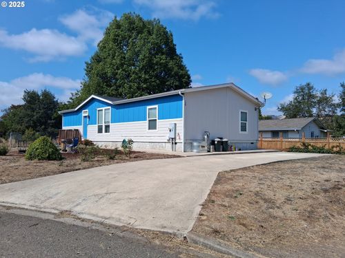 129 S Park Ct, Roseburg, OR, 97471-8121 | Card Image