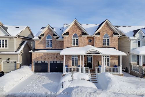 31 The Queensway, Barrie, ON, L4M7H5 | Card Image