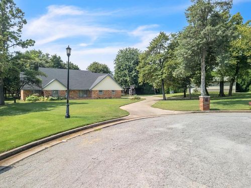 3400 Barberry Ct, Edmond, OK, 73013-8047 | Card Image