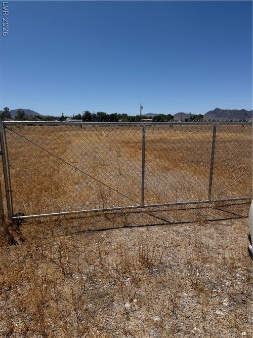 550 Cynthia St, Pahrump, NV, 89048-2833 | Card Image
